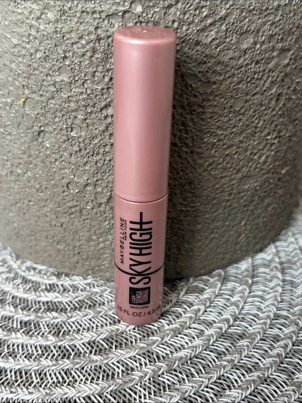 ❤️$2 NWT Maybelline Sky High Very Black .15oz Mascara